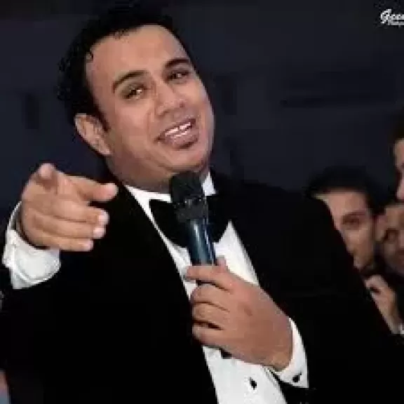 المطرب محمود الليثي 