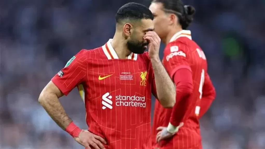 تقارير: محمد صلاح يمر بفترة صعبة داخل ليفربول بسبب مستقبله