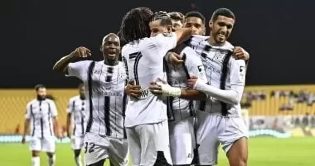 الدوري الإماراتي.. الجزيرة يتعادل 1-1 مع الوحدة في الشوط الأول