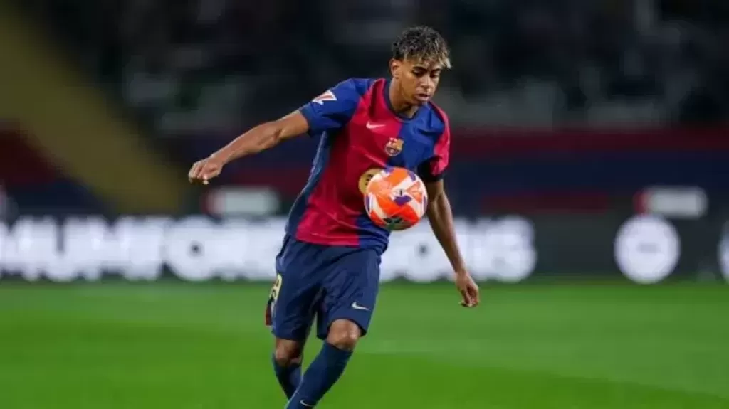 لامين يامال يقود هجوم برشلونة أمام فياريال بالدوري الإسباني