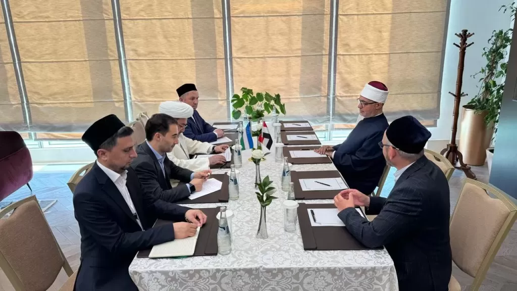 مفتي الجمهورية يؤكد خلال لقاء نظيره الأوزبكستاني: المرحلة الراهنة تفرض على العلماء والمفتين مسؤولية كبرى تتجاوز النطاق المحلي