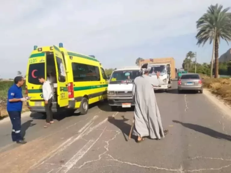 وفاة شخص واصابة 34 اخرين فى حادث إنقلاب سيارة ربع نقل بأسيوط