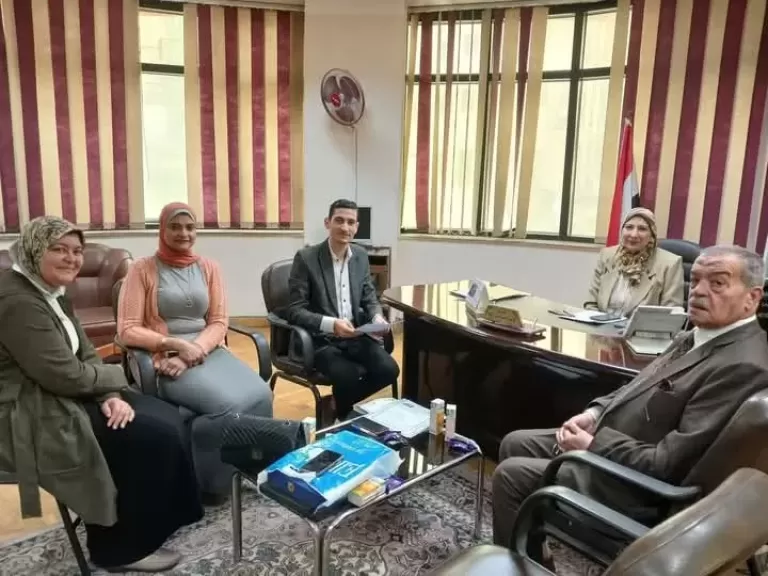 وكيل وزارة التضامن بالإسكندرية تناقش احداثيات المسح الشامل بالثغر