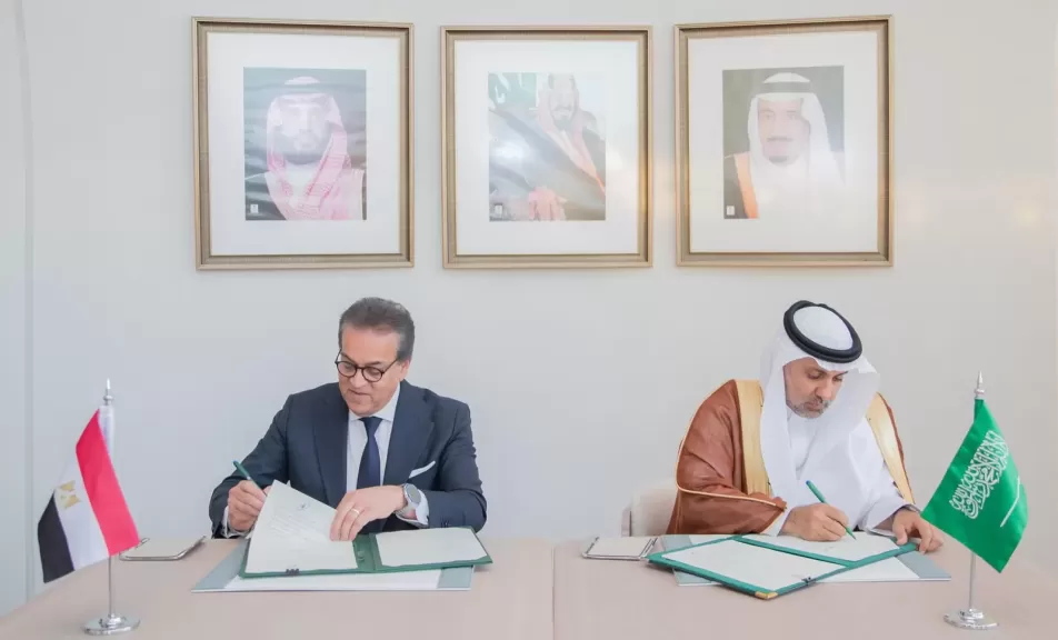 ”عبدالغفار” يوقع مذكرة تفاهم مع وزير صحة المملكة العربية السعودية للتعاون في عدد من المجالات الصحية