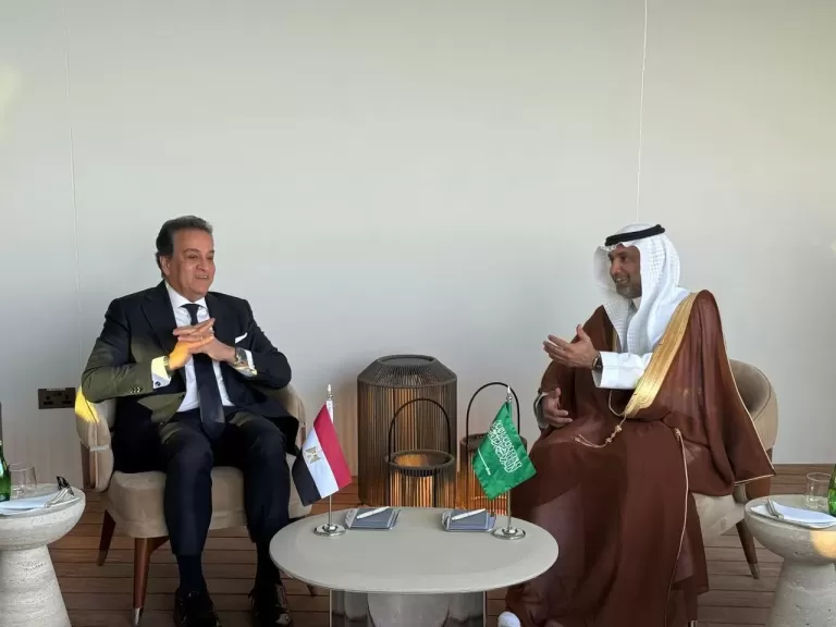 ”عبدالغفار” يبحث مع وزير الصحة السعودي مستجدات التعاون الممتدة بين البلدين في القطاع الصحي
