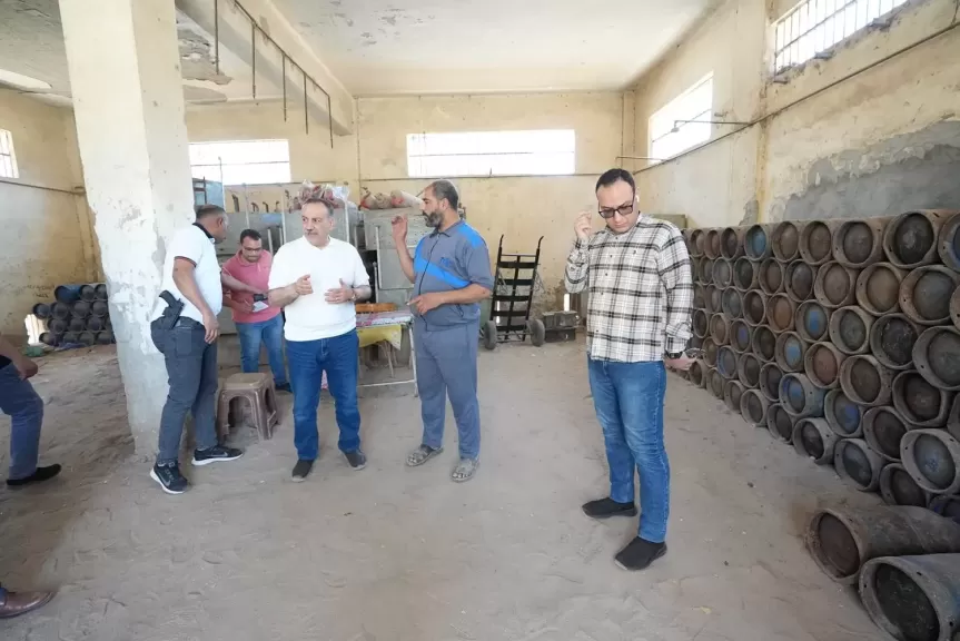 محافظ أسيوط يتفقد مستودع بوتاجاز أبنوب ويوجه بتوفير الأسطوانات ومنع التلاعب
