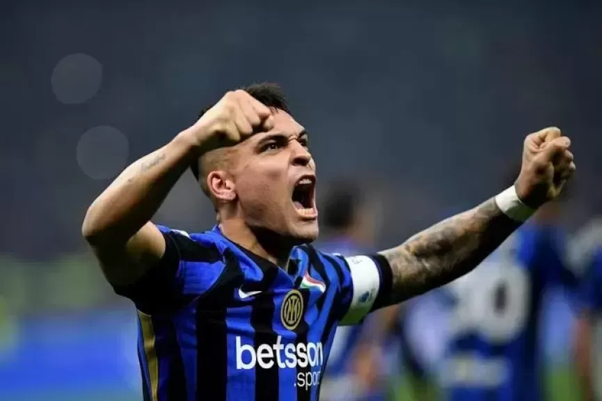 أتالانتا يضرب مونزا برباعية ويواصل مطاردة نابولي على لقب الدوري الإيطالي
