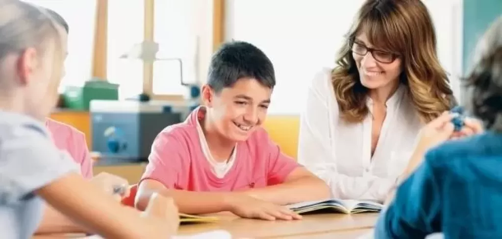 التربية الحديثة.. بين الإيجابية والجدل