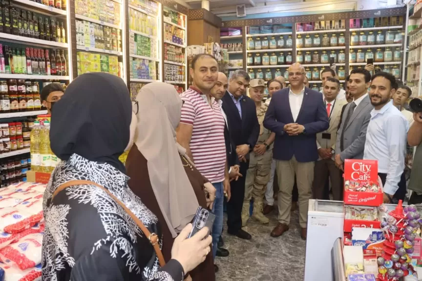 محافظ القليوبية يفتتح منافذ بيع جهاز مستقبل مصر لتوفير السلع الغذائية بأسعار مُخفضة ببنها
