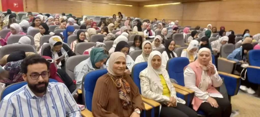 ”هي تقود للجامعات” برنامج تدريبي للطالبات بجامعة عين شمس