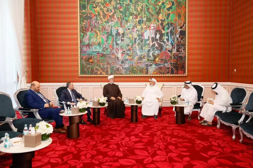 مفتي الجمهورية خلال لقائه وزير الأوقاف القطري: نرحِّب بتوسيع وتعزيز التعاون مع الأوقاف القطرية
