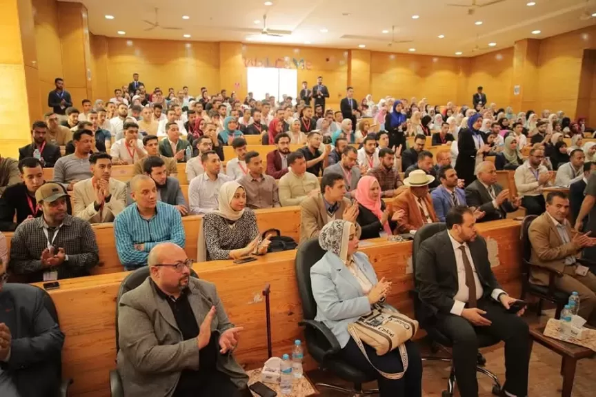 رئيس الجامعة يفتتح المؤتمر الطلابي الاول لكلية التكنولوجيا والتعليم