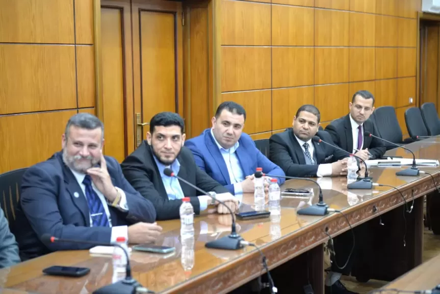 محافظ الدقهلية يستقبل مشرفي بعثة حجاج الجمعيات الأهلية بالدقهلية