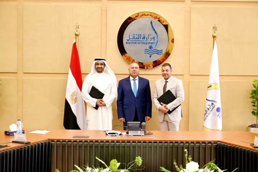 وزير الصناعة والنقل يشهد توقيع عقد ترخيص شركة جرين فالي لخدمات السيارات الكهربائية للعمل في مجال نقل الركاب