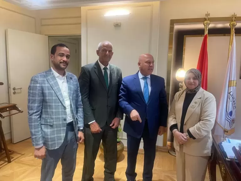 غرفة الملاحه البحريه بالسويس والبحر الأحمر تشكر الوزير كامل الفريق كامل الوزير  ونواب السويس عبيد والكرماوي وعفاف زهران علي قرار استمرار الشرمات الوطنية في العمل