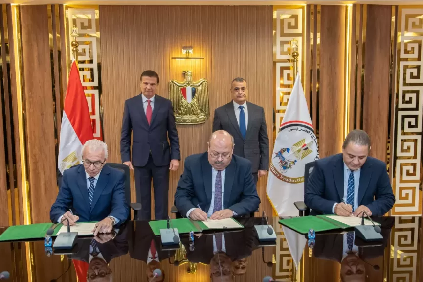 وزيرا ”الإنتاج الحربى” و ”الزراعة” يشهدان توقيع اتفاقية للاستفادة من المنتجات المدنية والمعدات الزراعية وتسويقها