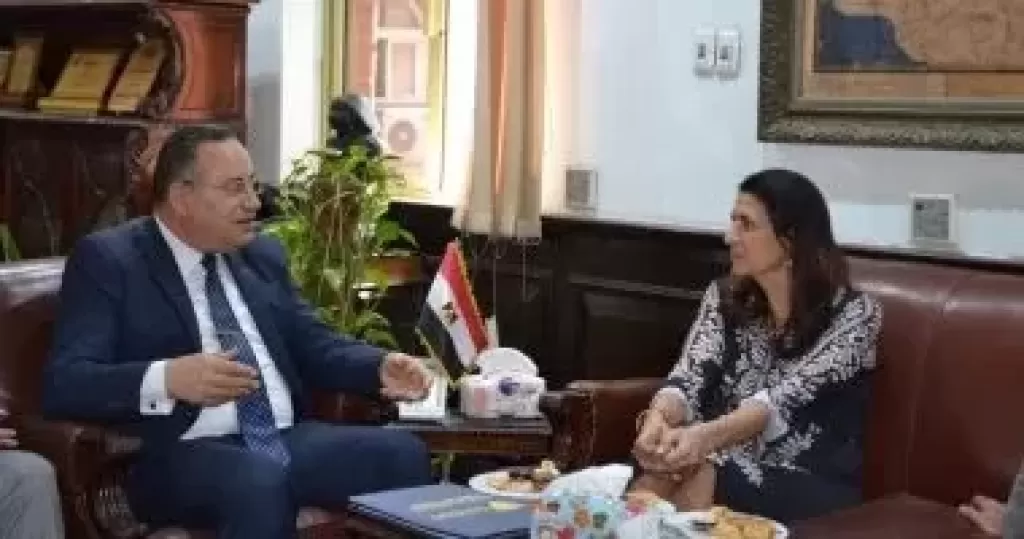 رئيس جامعة الإسكندرية يبحث سبل التعاون مع وفد هيئة الفولبرايت