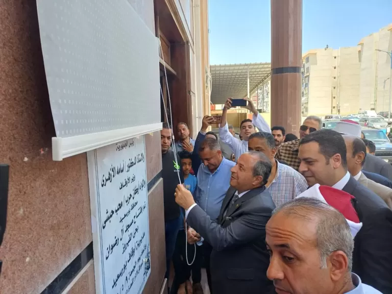 محافظ بورسعيد يفتتح مسجدًا جديدًا في حي الفيروز ببورفؤاد| صور