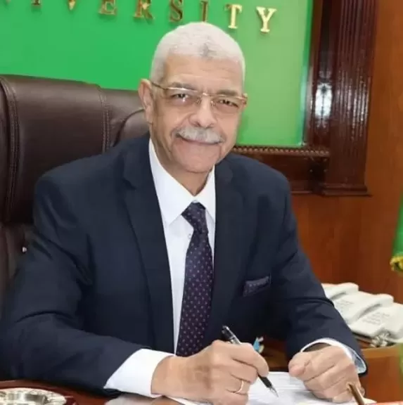 رئيس جامعة المنوفية يعلن فوز ٣ فرق من كلية الهندسة بمسابقة ”فكر وسيب بصمتك” بمجموعة  العربى