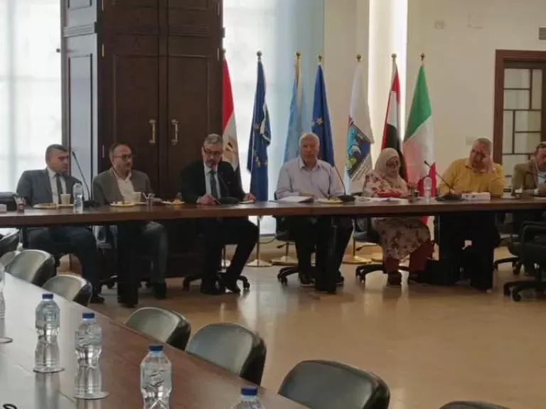 لجنة النقل الجماعي والرحلات بغرفة الإسكندرية تبحث التحديات التي تواجه القطاع