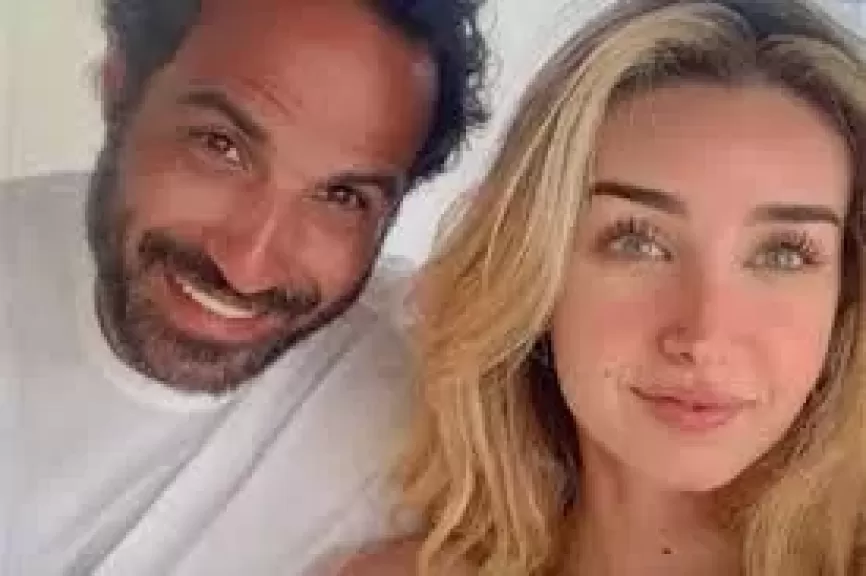 ”مفاجأة مش كده”.. أحمد فهمي يثير الجدل بفيديو مع هنا الزاهد