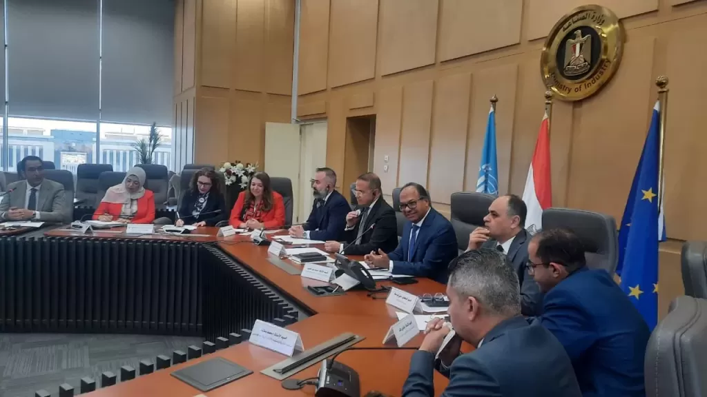 أبو سنة: التحول إلى الصناعة الخضراء ضرورة ملحة لتعزيز التنافسية وتقليل الأعباء البيئية