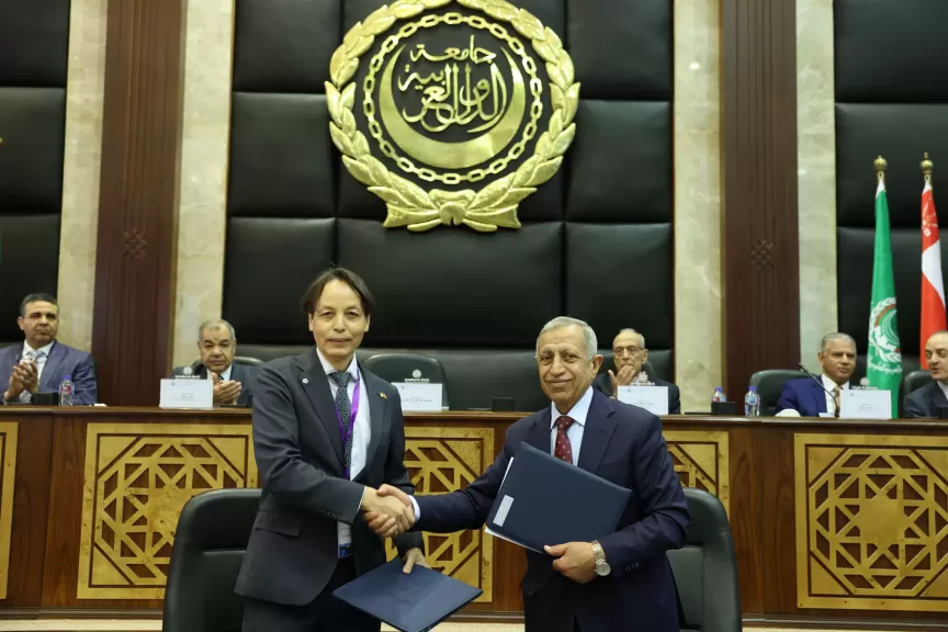 الأكاديمية العربية توقع مذكرتي تفاهم مع المركز العربي الياباني و”أراب لينك” للتعاون في البحث العلمي والابتكارات الذكية