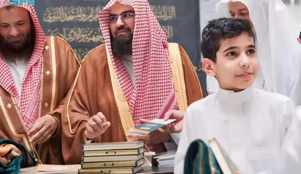 أكثر من 100 مركز توعوي إثرائي في جنبات المسجد الحرام تضم مصاحف مترجمة باللغات العالمية وكتيبات إرشادية للحجاج