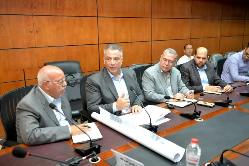 السكرتير العام لمحافظة الدقهلية يعقد اجتماعا موسعا لتذليل عقبات توصيل المرافق لمشروع بنطاق الدقهلية