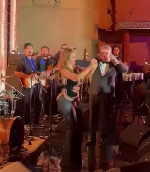 بصحبة المغربي حاتم عمور.. نيللى كريم تشعل حفل ختام أسبوع القفطان