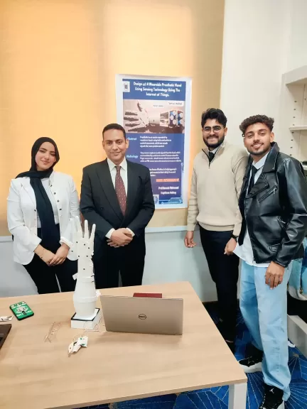 تصميم يد صناعية للمبتورين في جامعة أسيوط الجديدة التكنولوجية