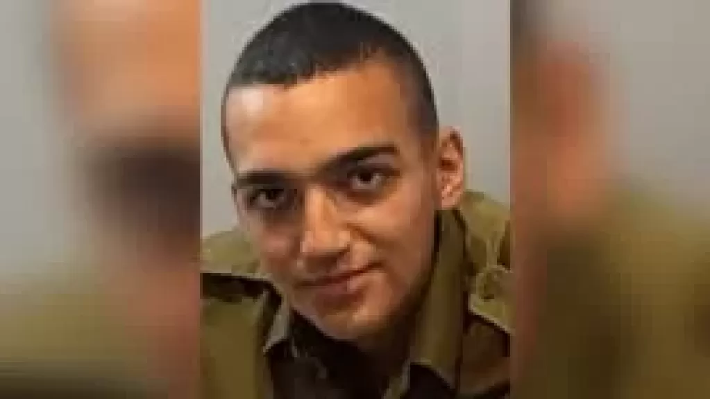 الصليب الأحمر : الجندي مزدوج الجنسية ألكسندر معنا وهو بصحة جيدة