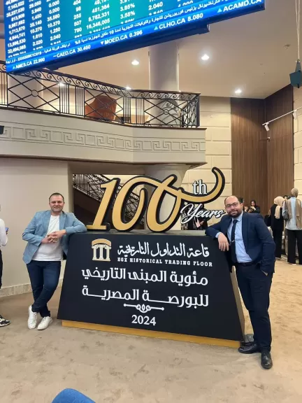 كلية الأعمال بجامعة المنصورة الجديدة في زيارة ميدانية إلى البورصة المصرية