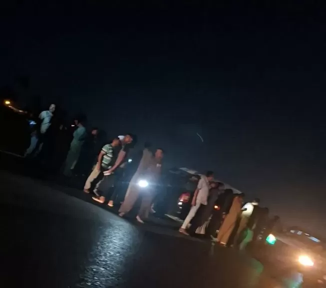 حالتهم خطيرة.. إصابة 4 أشخاص إثر حادث تصادم سيارتين في قنا
