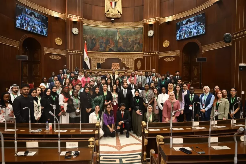 رئيس مجلس الشيوخ يلتقى المشاركين في منحة ناصر للقيادة الدولية بحضور وزير الشباب والرياضة