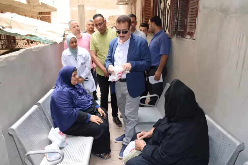 محافظ المنوفية يعبر عن استيائه من عيادة التأمين الصحي بالشهداء ويوجه بتوفير مقر إضافي