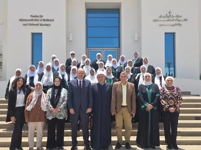 ”تجليات السلام الإنساني” بحضور واعظات وزارة الأوقاف في مكتبة الإسكندرية