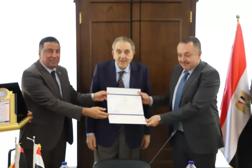 “غرفة الإسكندرية” تناقش  أوجه التعاون بين مصر وليبيا   في آليات تنظيم العمل بالجمارك