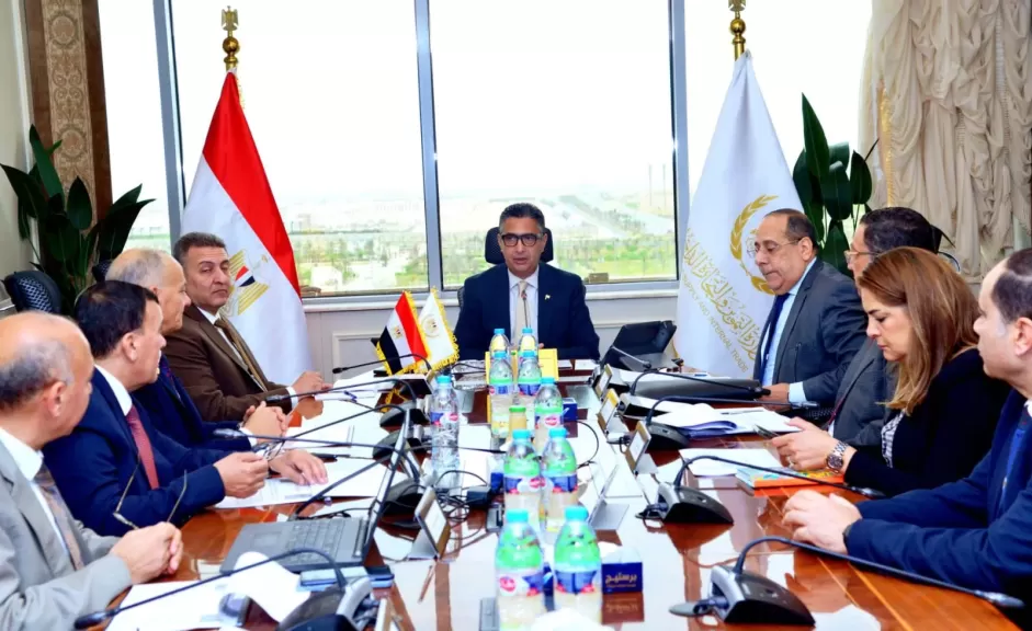 وزير التموين يتابع خطة تطوير المجمعات الاستهلاكية وتوفير السلع الأساسية