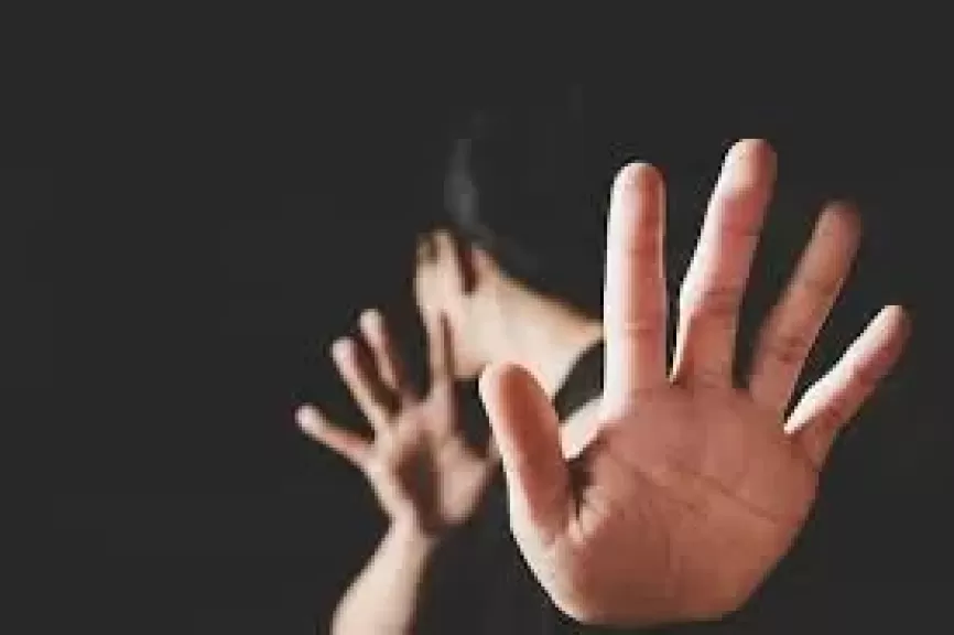 القبض على بائع تحرش بفتاة اجنبية بالدرب الاحمر