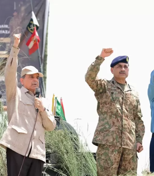 رئيس الوزراء الباكستاني يحذر من تجاوز الخطوط الحمراء لباكستان خاصة فيما تتعلق بمعاهدة مياه الإندوس