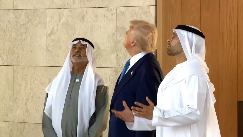 ”زيارة تاريخية.. الرئيس الأمريكي في بيت العائلة الإبراهيمية بأبوظبي”
