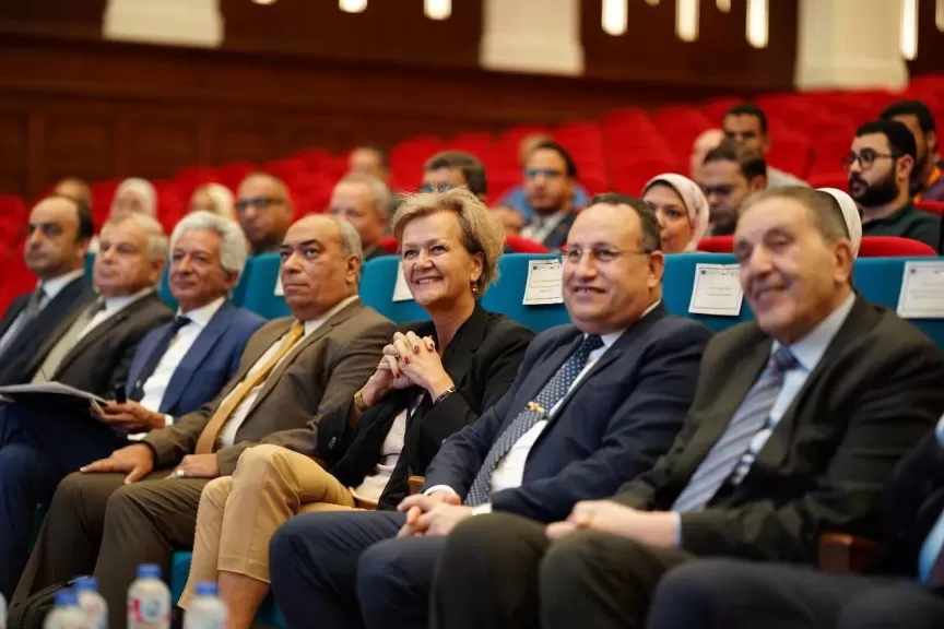 رئيسة بعثة الاتحاد الأوروبى تناقش مع رئيس غرفة الإسكندرية سبل تحسين مناخ الاستثمار في مصر.