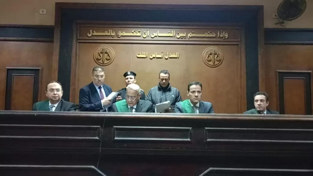 تأجيل محاكمة المتهمين بقتل سائق توك توك أثناء سرقته بالخانكة.. ليونيو المقبل