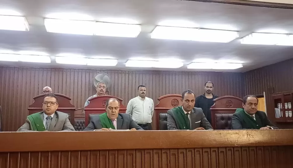 المشدد 7 سنوات لشقيقان لقتلهم ميكانيكي بعدة طعنات بشبرا الخيمة