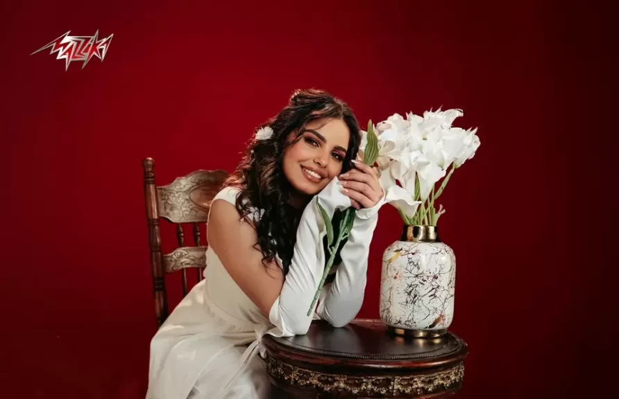 بالفيديو..”مانروق”.. أغنية جديدة لـ بسمة عطا تشعل بها موسم الصيف