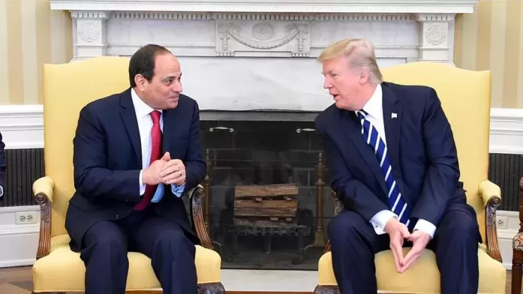 ”الرئيس السيسي يتلقى تحيات الرئيس الأمريكي دونالد ترامب، ويؤكد على متانة وعمق العلاقات الاستراتيجية بين مصر والولايات المتحدة.”