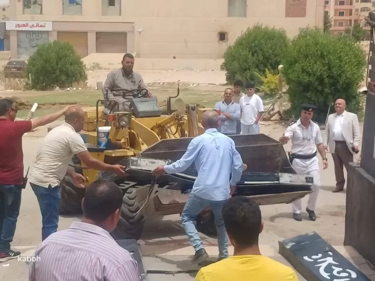 رئيس جهاز مدينة العبور: نفذنا 28 قرار غلق وتشميع للمحال المخالفة بالمدينة