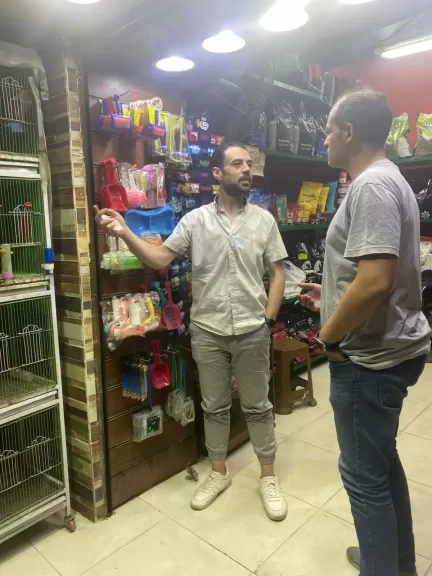 أقتناء الحيوانات الأليفة أصبح رفاهية مطلقة، وقتل حيوانات الشارع ضار للتوازن البيئي.. تاجر يوضح