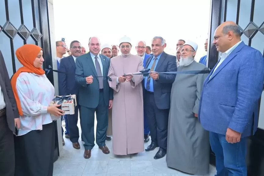 رئيس جامعة الأزهر يشيد بأعمال التجديد والتطوير بكلية التربية بالقاهرة